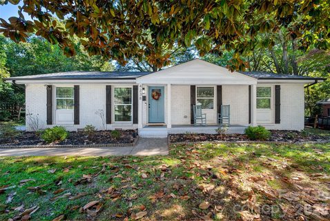 4238 Dowling Drive active home in Windsor Park, Charlotte, NC