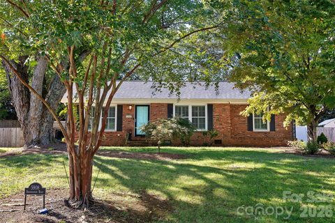 5908 Brookhaven Road active home in Montclaire, Charlotte, NC