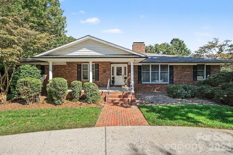 Homes in Beverly Hills, Concord