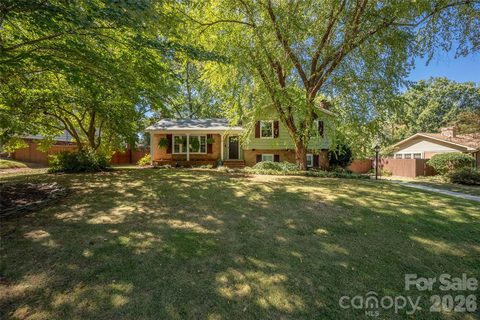 1912 Wedgedale Drive