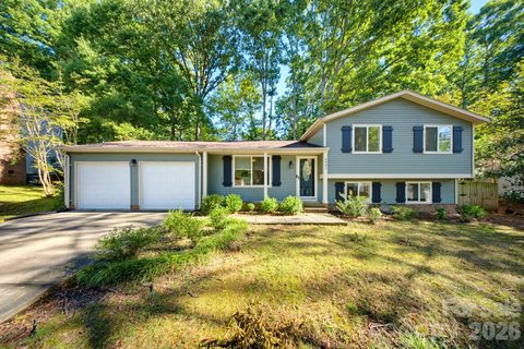 6901 Rollingridge Drive active home in Waverly Hall, Charlotte, NC