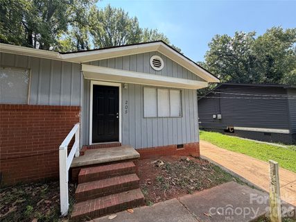 205 Glenrock Drive pending home in Springfield, Charlotte, NC