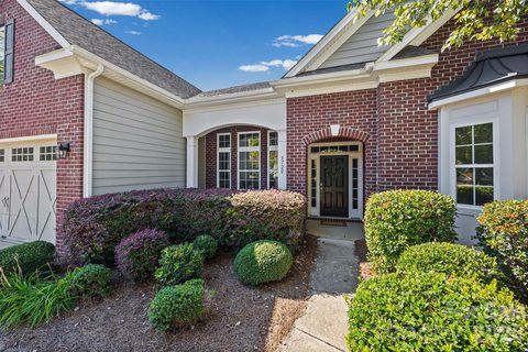 8720 Artesa Mill Lane active home in The Vineyards On Lake Wylie, Charlotte, NC