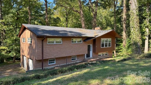350 Waycross Drive active home in Coulwood Hills, Charlotte, NC
