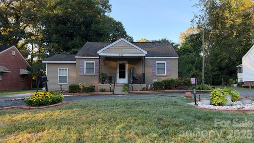 523 W 28th Street active home in Graham Heights, Charlotte, NC