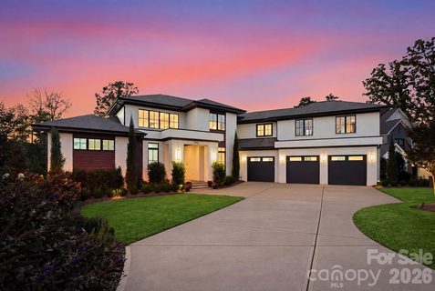 1016 Timberlake Point active home in McLean Hunts Point, Belmont, NC