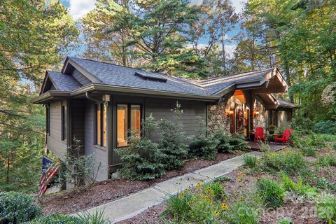 212 Pheasant Run active home in Teneriffe, Hendersonville, NC