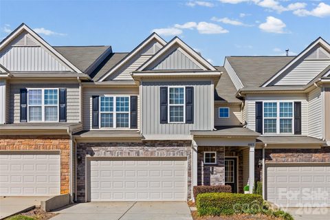 6607 Portland Rose Lane active townhome in Park South Station, Charlotte, NC