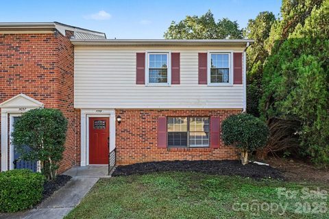 11059 Hunter Trail Lane active condo in Lexington Commons, Charlotte, NC