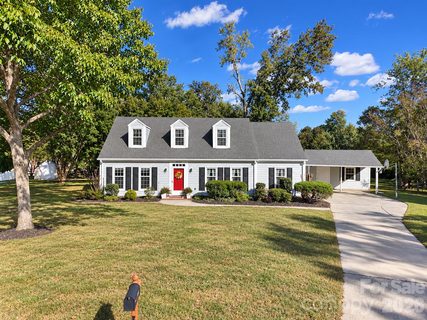 2004 Glouchester Circle active home in Candlewyck, Charlotte, NC