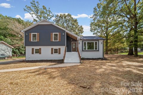 Homes in Hampshire Hills, Charlotte