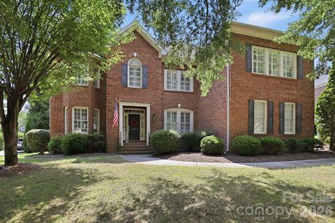 1895 Chestnut Hill Drive sold home in Lake Shore, Tega Cay, SC