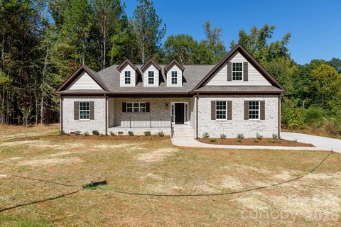 2030 Hunters Creek Lane active home in Tealwood, Rock Hill, SC