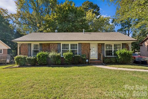 4201 Westridge Drive active home in Westchester, Charlotte, NC