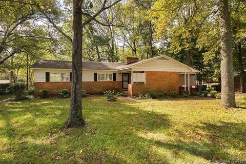 5315 Lewhaven Drive sold home in Lewis Forest, Charlotte, NC
