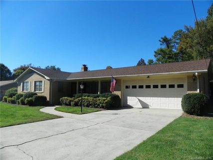 106 Greenview Drive
