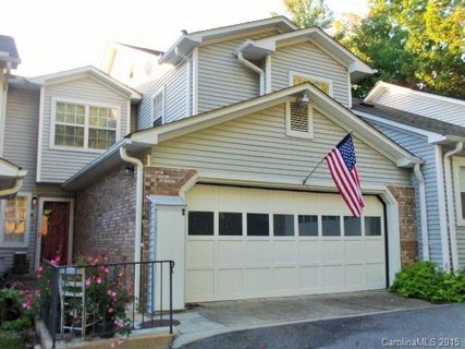 8 Briar Knoll Court