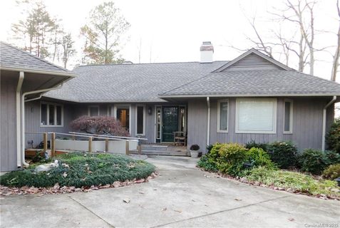 301 Eagles Walk