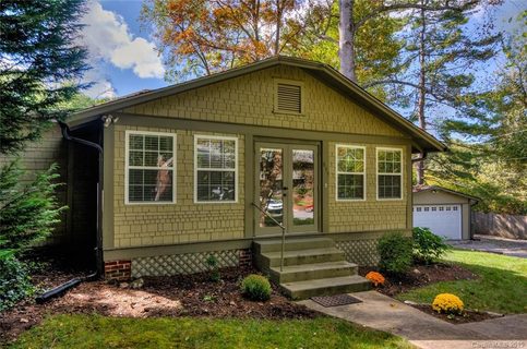835 Forest Street 27 28 sold home in Mcintosh Hill, Hendersonville, NC