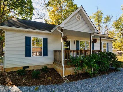 16 White Pine Circle sold home in Royal Oaks, Arden, NC