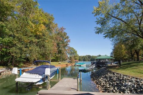 157 Peninsula Drive sold home in Norman Shores, Mooresville, NC