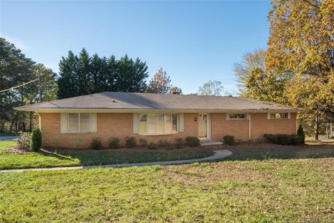 1527 Plumcrest Drive