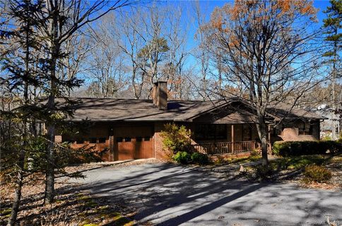 201 Oakwood Lane sold home in The Woods, Columbus, NC