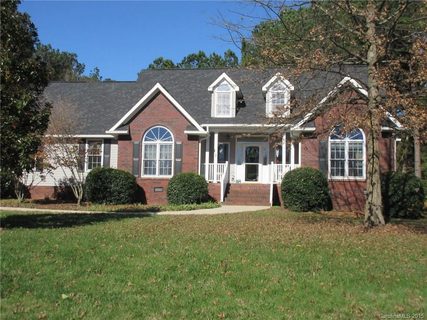 140 Turnberry Circle
