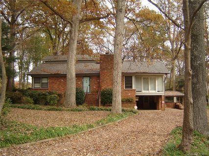 400 Stilwell Oaks Circle