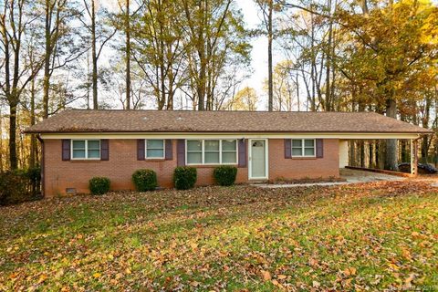 130 Woodland Drive sold home in Edgewood Hills, Concord, NC