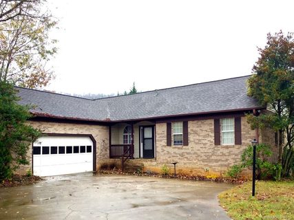 8 Clubhouse Court
