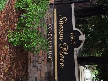 1608 Sharon Road 42