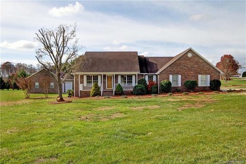 2155 Chipley Ford Road sold home in Meadow Oaks, Statesville, NC