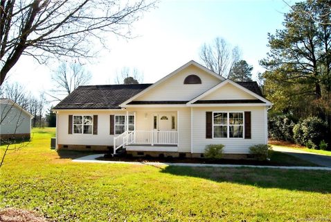 105 Woodland Lane