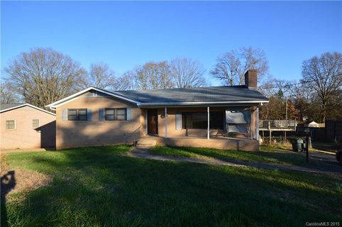 220 Stonewall Circle sold home in Shenandoah Park, Concord, NC