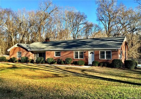 8534 Pine Circle