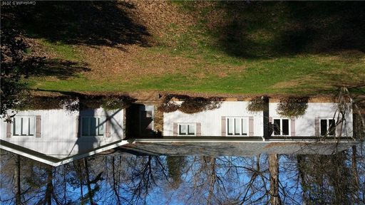 5272 Woodside Drive