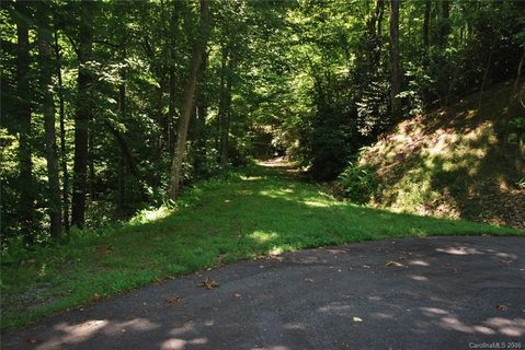 31 Poplar Crest Drive