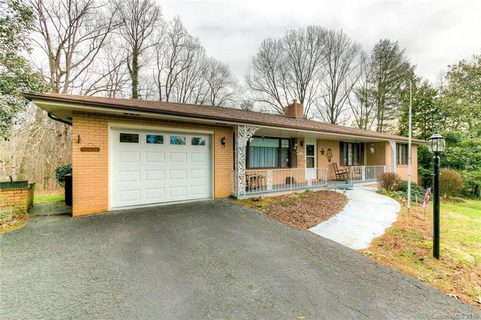 133 Fulton Drive sold home in Brookside Manor, Hendersonville, NC