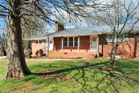 250 Briarwood Lake Drive sold home in Briarwood Terrace, Salisbury, NC