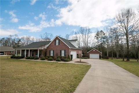 175 Seven Springs Loop