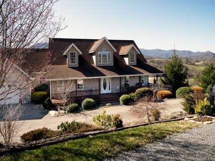 480 Everview Lane sold home in River Ridge Estates, Waynesville, NC
