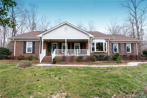 1105 Bentwood Lane