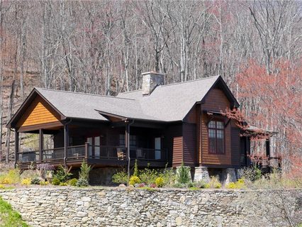 877 Deerfield Drive