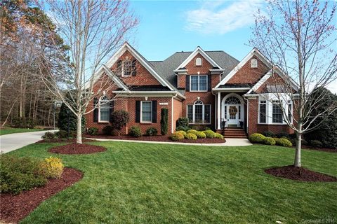 401 Conaway Court sold home in The Glen at Wesley Oaks, Waxhaw, NC