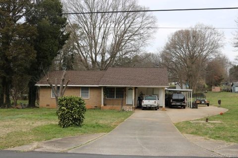 6120 Elmwood Circle