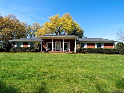 2330 Laurelwood Circle