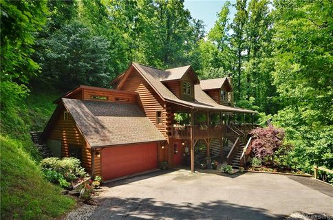 366 Hickory Drive sold home in Ridgewood Estates, Waynesville, NC
