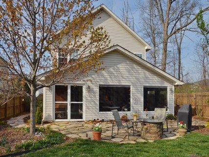 20 W Summit Avenue