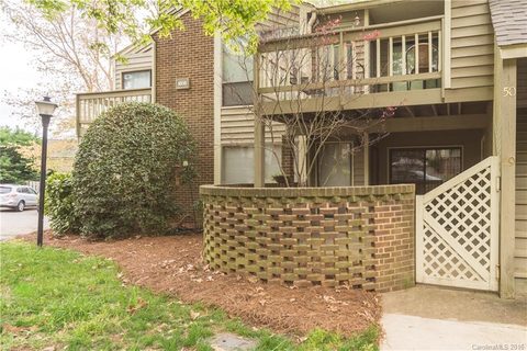 1608 Sharon Road 49